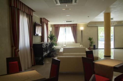 Hotel Arthur Solignano Nuovo Екстер'єр фото
